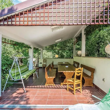 Апартаменты In With Wifi *